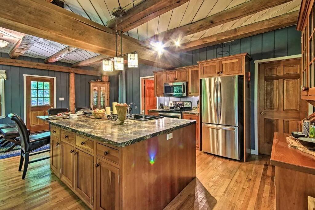 Bear'S Eye View - Mountain Retreat W/ Hot Tub! Βίλα Acme Εξωτερικό φωτογραφία